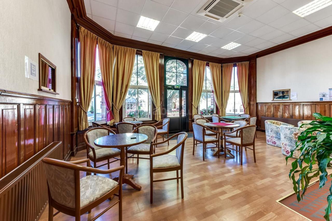Hotel-Restaurant Domaine De La Grande Garenne Neuvy-sur-Barangeon Εξωτερικό φωτογραφία