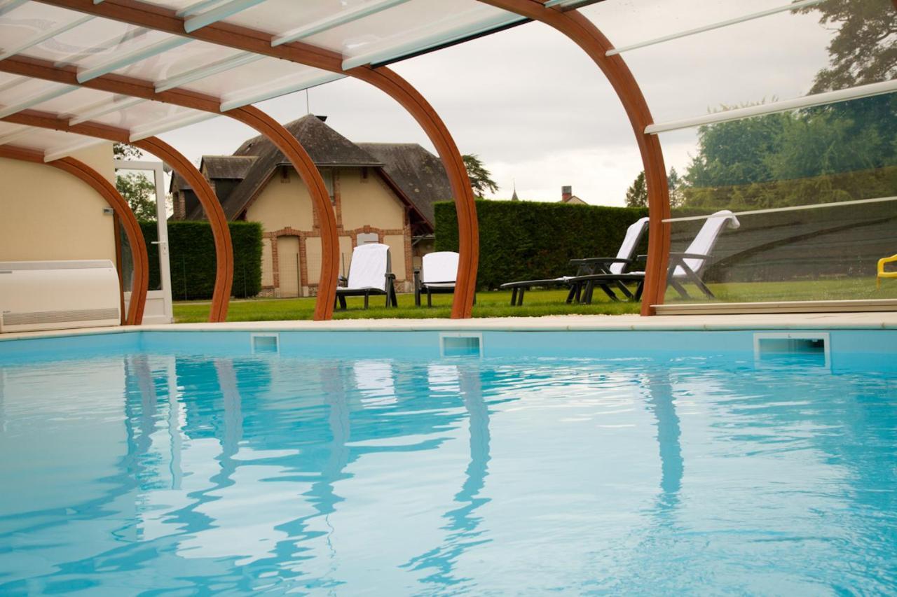 Hotel-Restaurant Domaine De La Grande Garenne Neuvy-sur-Barangeon Εξωτερικό φωτογραφία