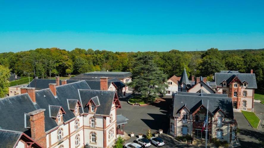 Hotel-Restaurant Domaine De La Grande Garenne Neuvy-sur-Barangeon Εξωτερικό φωτογραφία