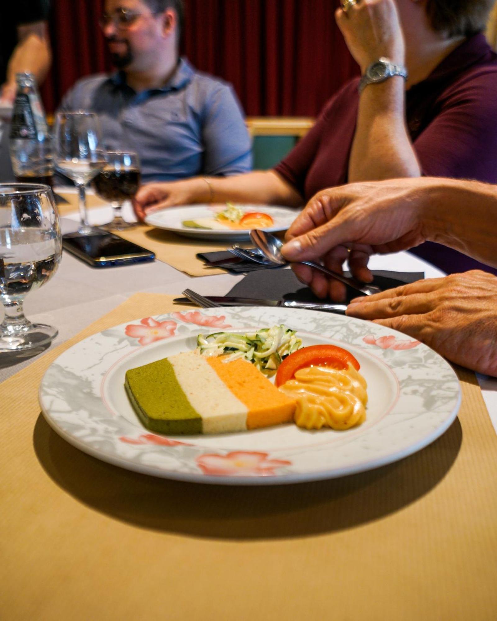 Hotel-Restaurant Domaine De La Grande Garenne Neuvy-sur-Barangeon Εξωτερικό φωτογραφία