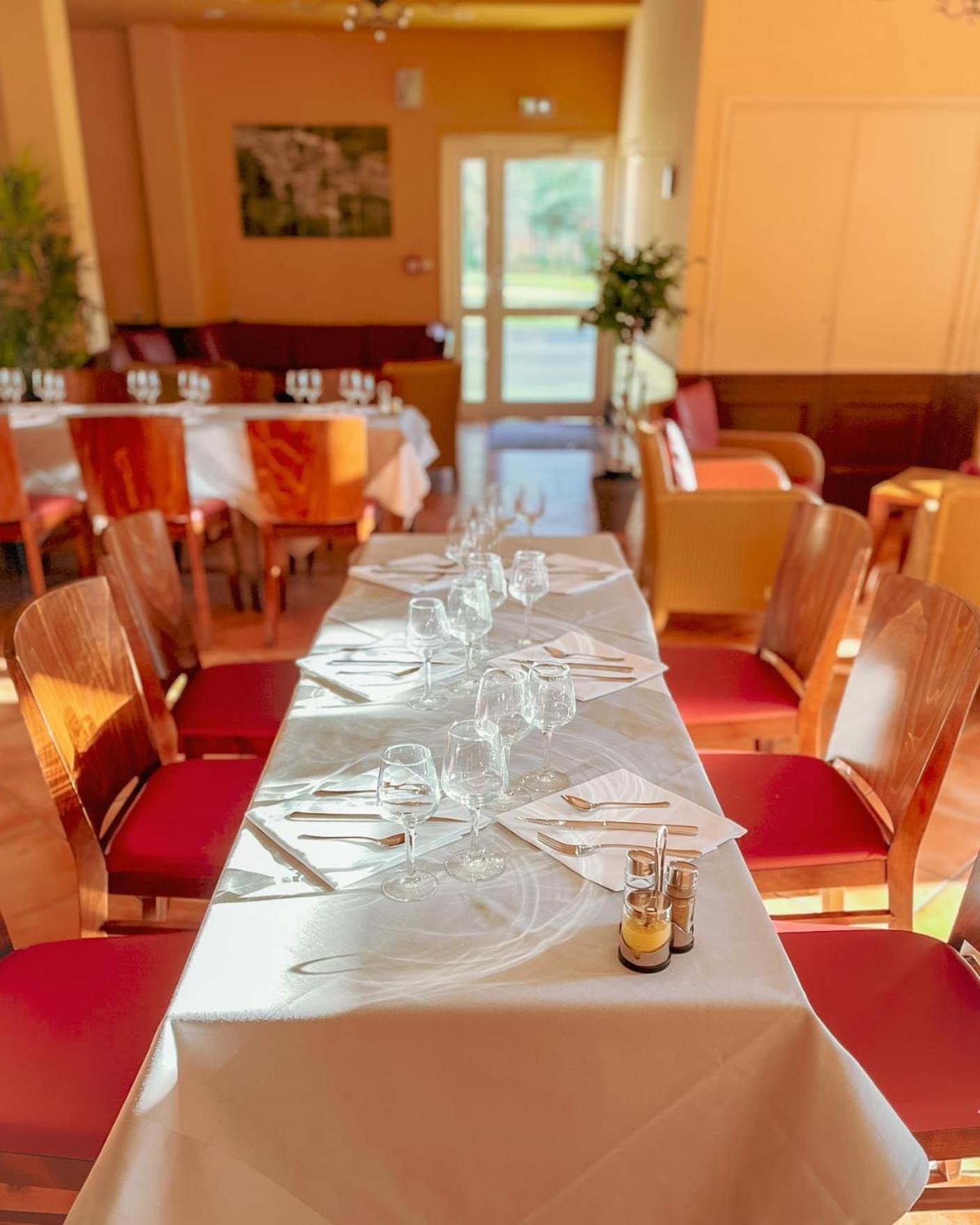 Hotel-Restaurant Domaine De La Grande Garenne Neuvy-sur-Barangeon Εξωτερικό φωτογραφία